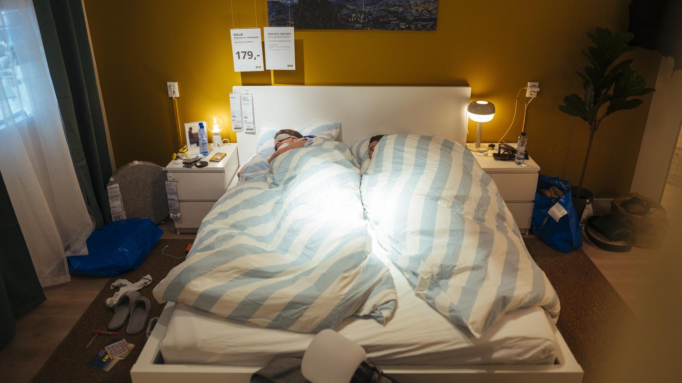 360 hotelgasten ontwaken in winkels van IKEA