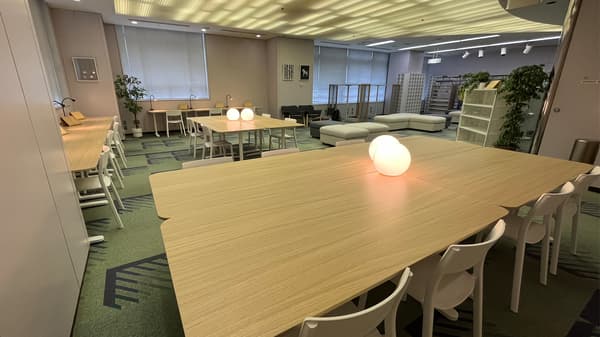 立川市中央図書館3階の休眠スペースでもある視聴覚室。