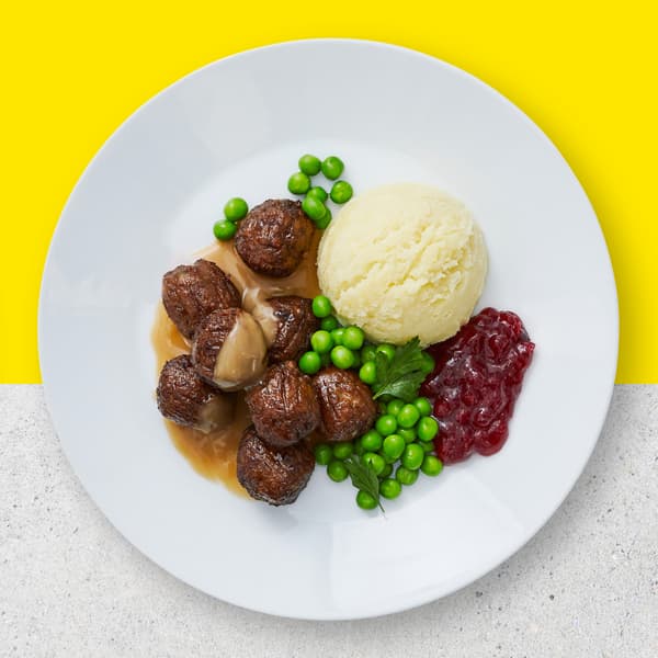 8 Plant balls served with mashed potato or chips, peas, lingonberry jam and gravy.