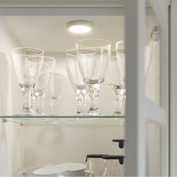 Iluminación integrada vitrinas - IKEA