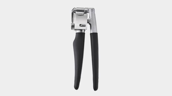 A black IKEA 365+ VÄRDEFULL garlic press