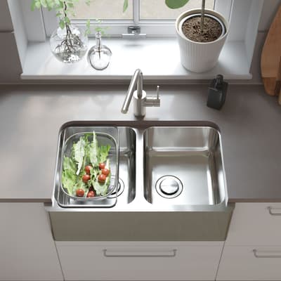 A bright, modern kitchen with details in wood - IKEA