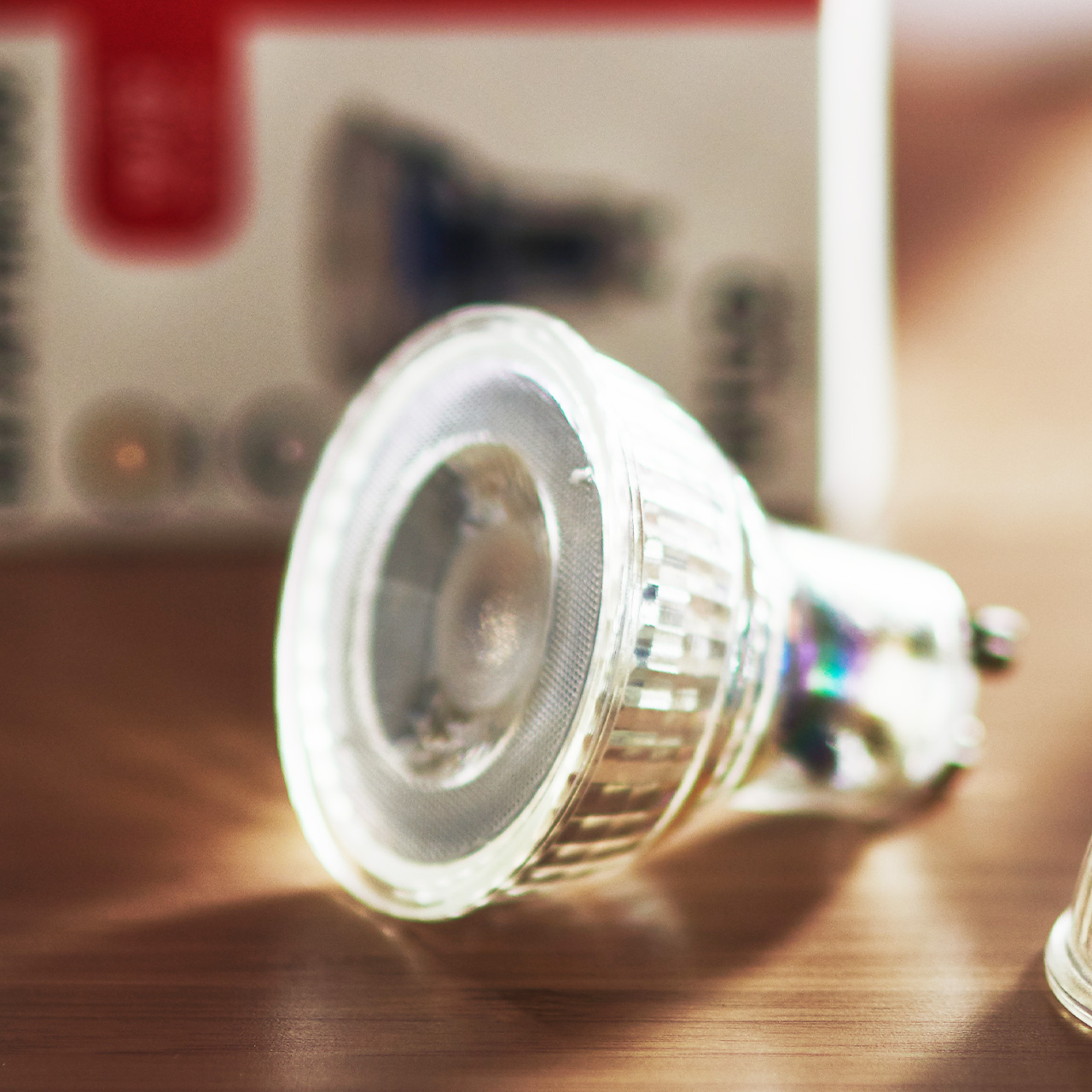 A dimmable SOLHETTA LED bulb GU10 345 lumen