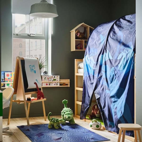 A dreaming of dinosaurs room