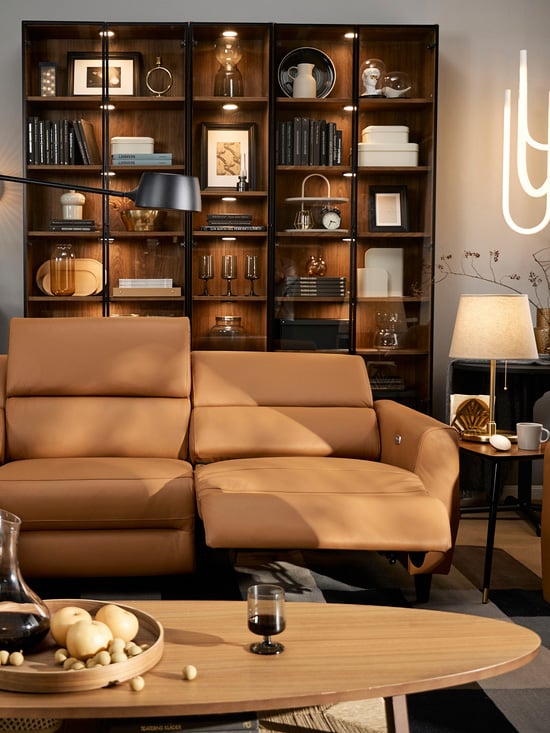 A front shot of RULLERUM recliner sofa.