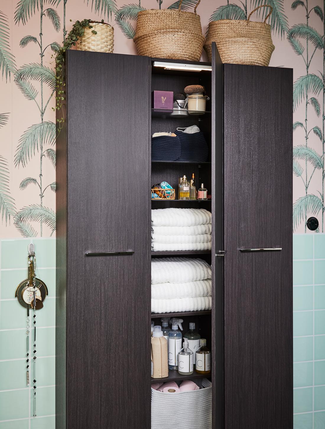 An elegant bathroom look for two - IKEA