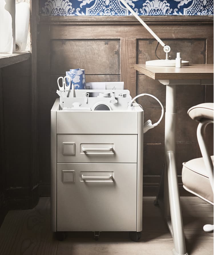 Four Ideas to Create a Healthier Home Office - IKEA CA