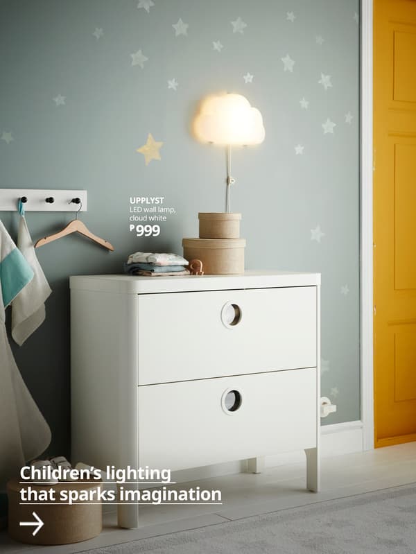 A natural HÄNGA children's coat-hanger