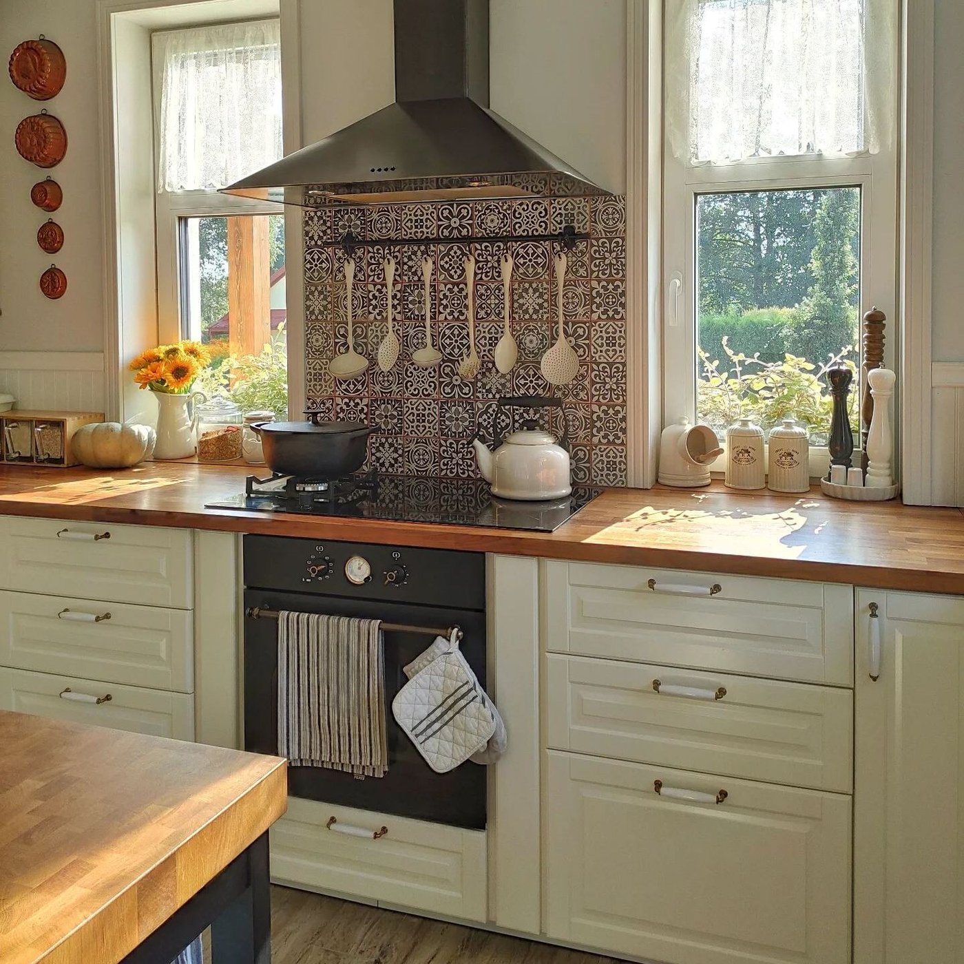 A rustic METOD kitchen with BODBYN fronts