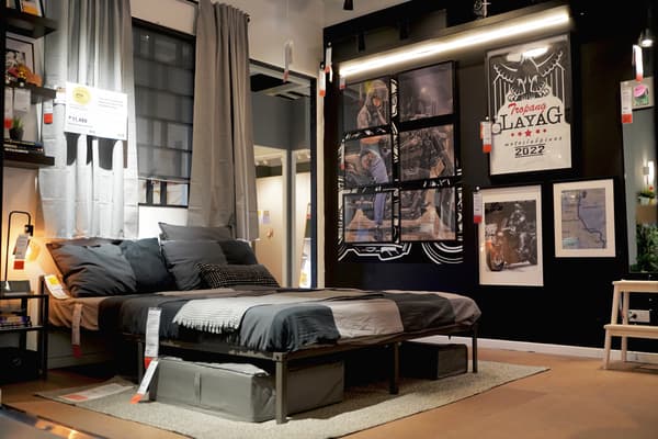A showroom in IKEA Pasay City with GRIMSBU bed.