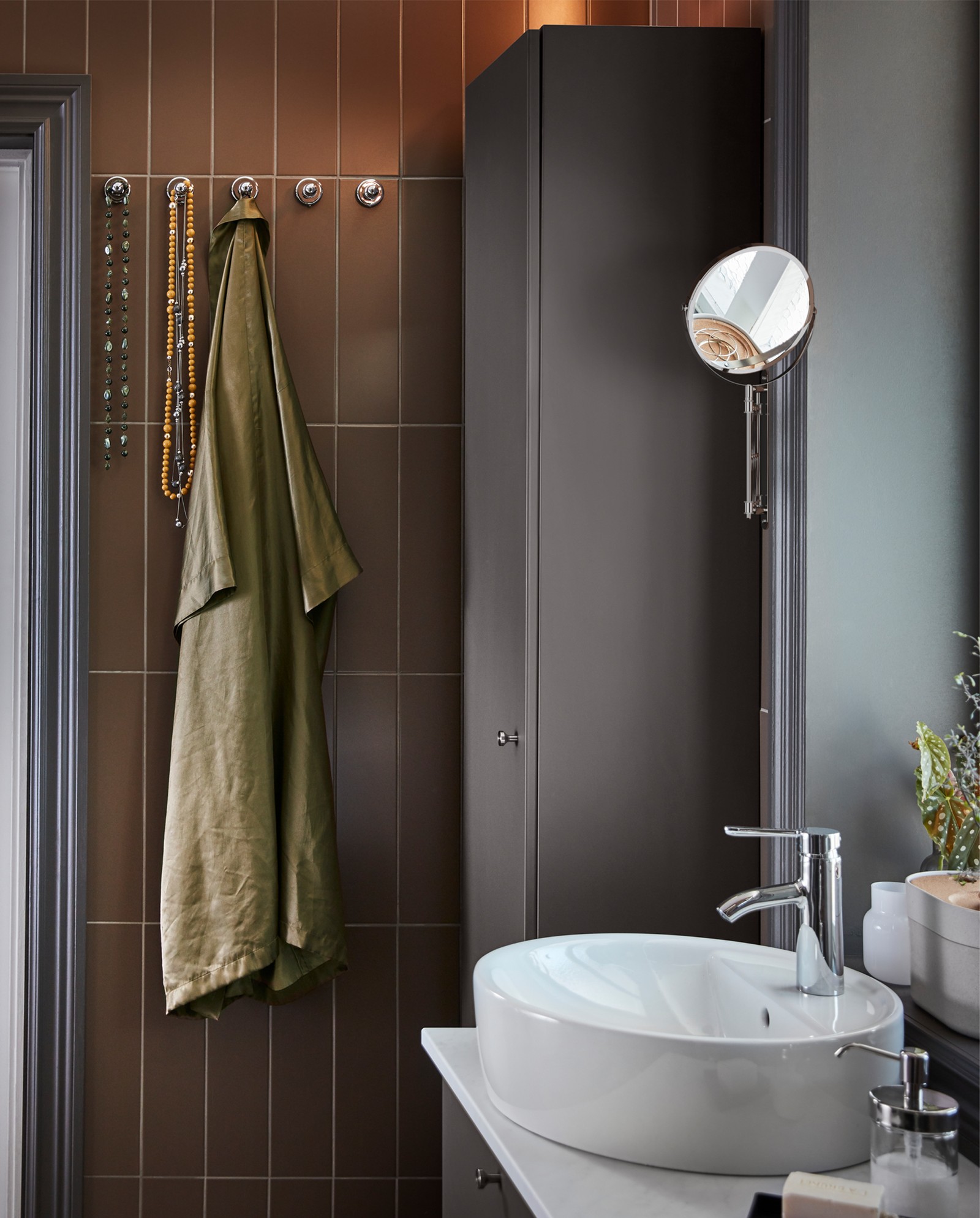 A closer look at Minimalist Wall Storage For Maximized Space