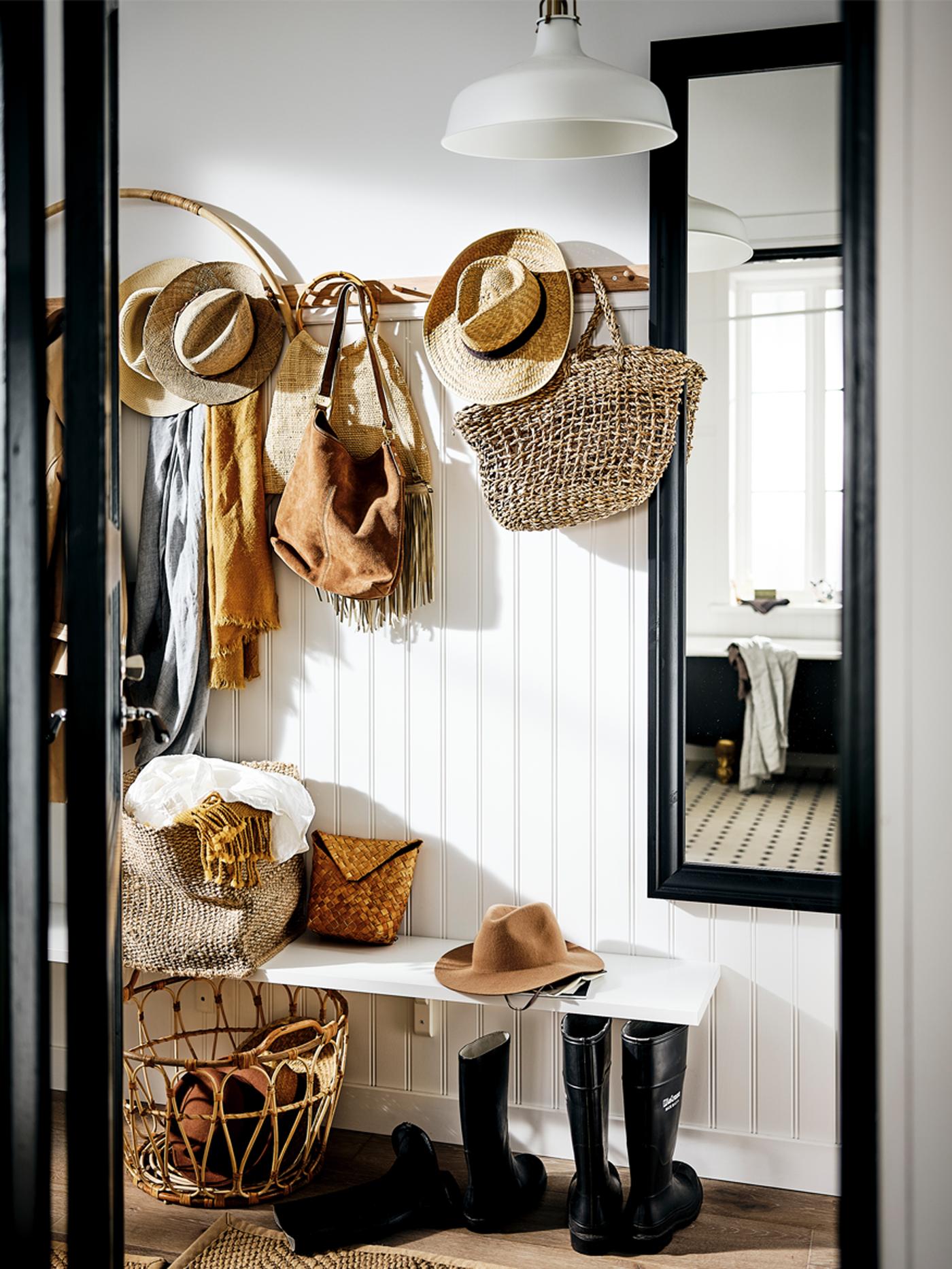 A step-by-step guide on how to plan and decorate a hallway.