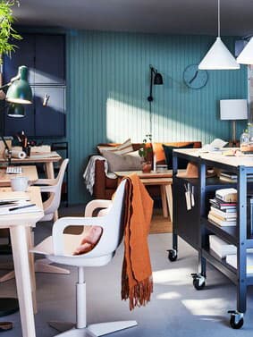 A stylish and flexible workspace at home.