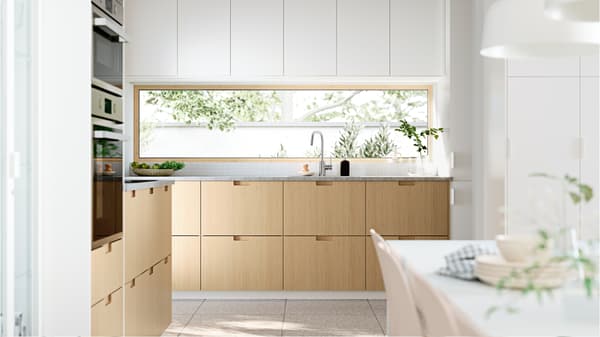 https://www.ikea.com/images/a-sun-drenched-kitchen-with-windows-facing-the-garden-froeje-108bf5639460b5316fb37b5fdff3bcfb.jpg?f=s