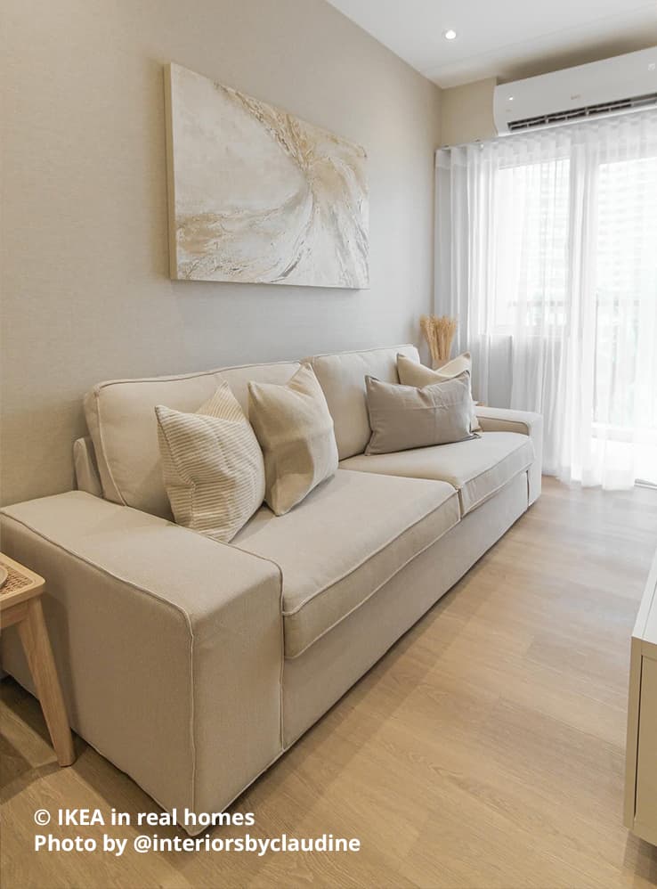 A tresund light beige KIVIK 3-seat sofa in a scandinavian living room setting. Photo by instagrammer @interiorsbyclaudine for IKEA in real homes ©