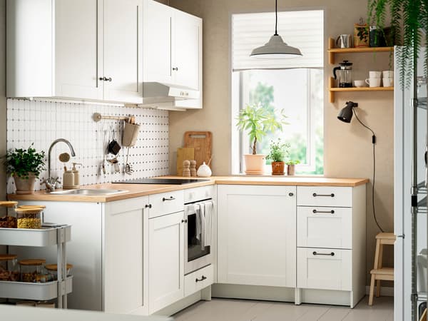 A white KNOXHULT kitchen