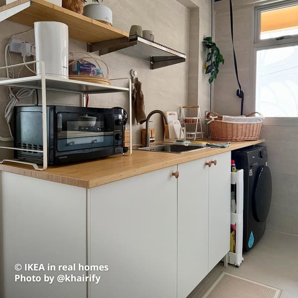 A white KNOXHULT kitchen in a 2-room flexi featuring IKEA in real homes Photo by @khairify