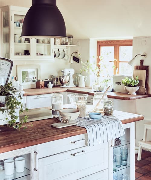 See how a family made their home in country farmhouse - IKEA