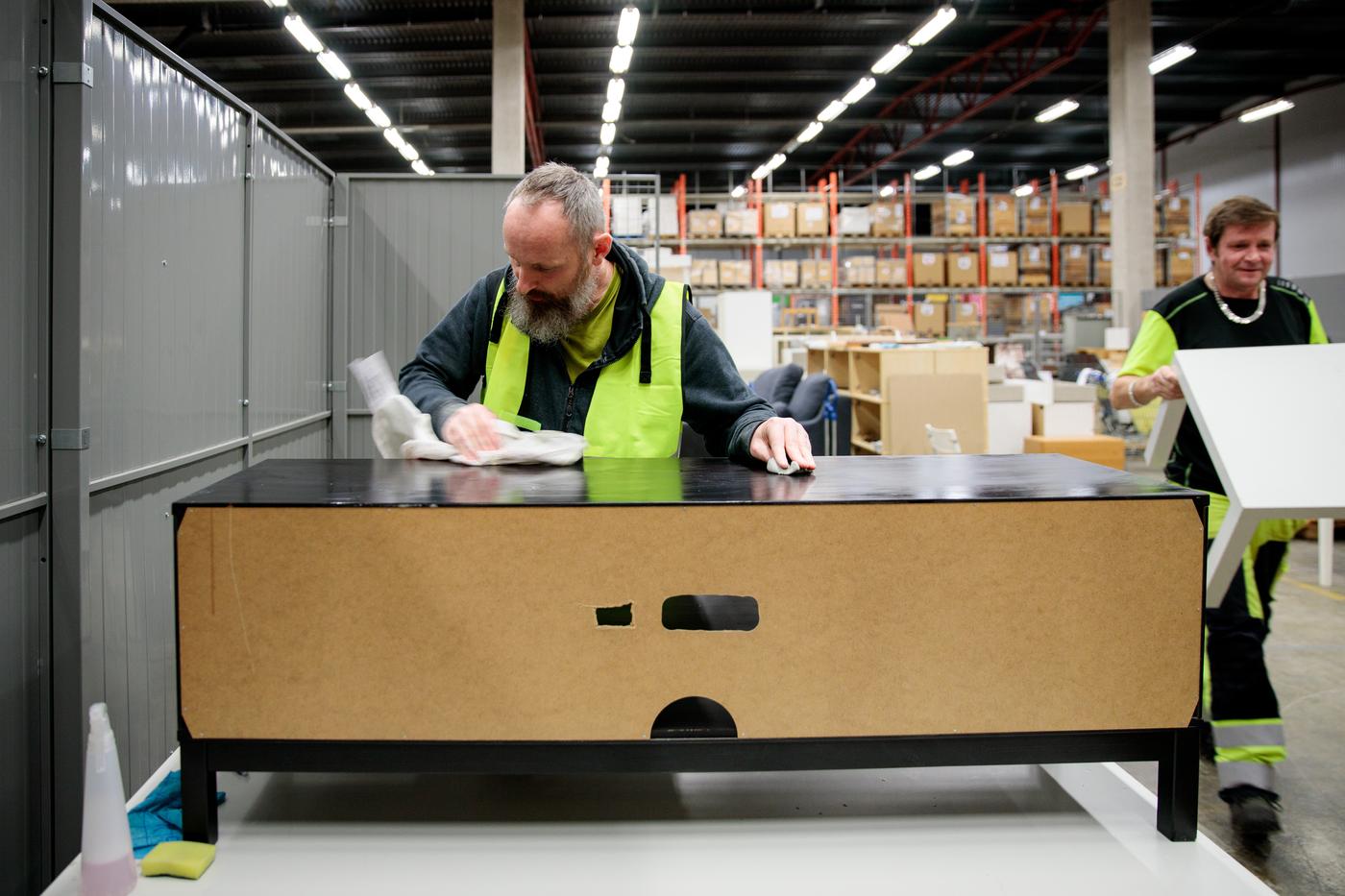 Världens första IKEA second handbutik IKEA