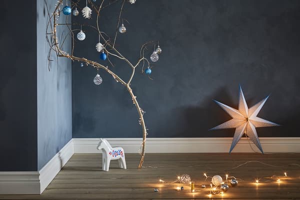 Adornos para árbore de Nadal en vermello e branco