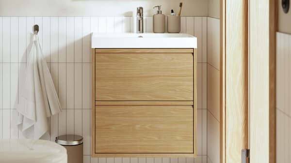 ÄNGSJÖN bathroom system.