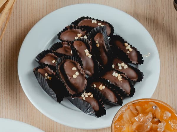 Almond London biscuits