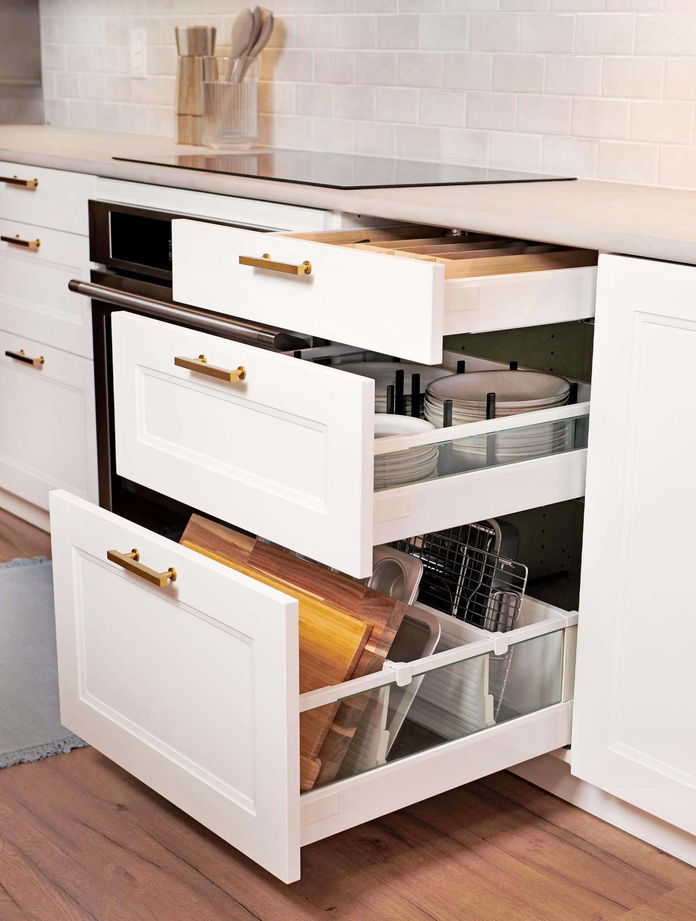 Modern and traditional – AXSTAD matte white kitchen - IKEA