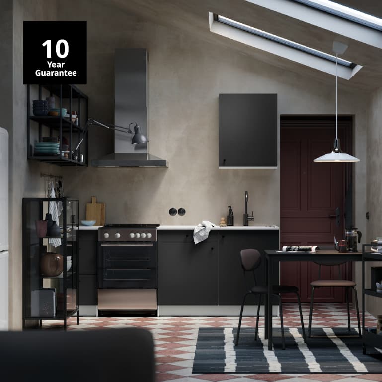 An ENHET kitchen lets you create a more flexible solution that is easy to assemble, disassemble, and customise to show a little more of your personality. Change doors, mix colours, and combine open and closed storage to create a kitchen that is uniqu