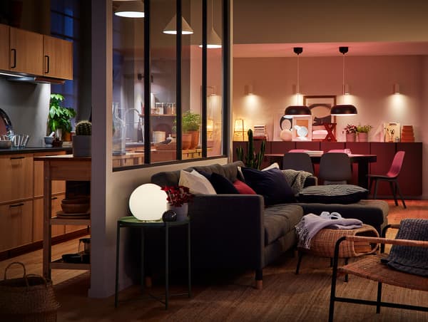An open-plan living space with a variety of TRÅDFRI smart lighting.