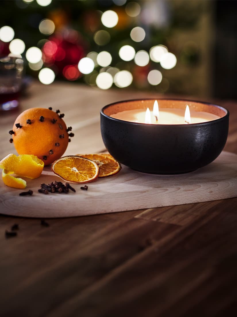 An Orange and clove/black VINTERFINT scented candle/ceramic jar, 3 wicks
