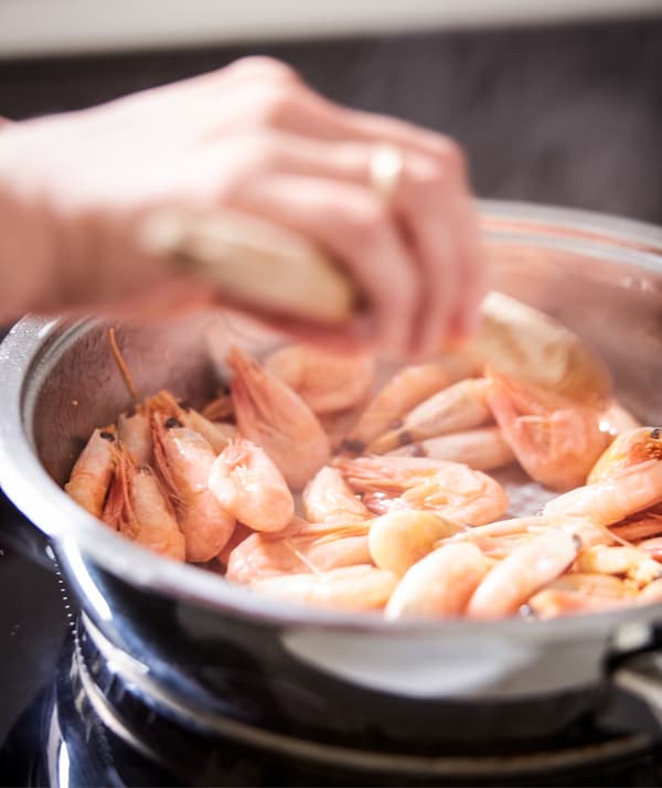 Anikó uses IKEA frozen shrimp.