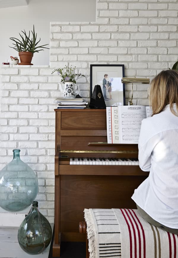 Anne-Solange au piano