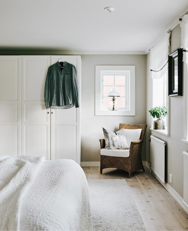 Annika’s minimalist bedroom