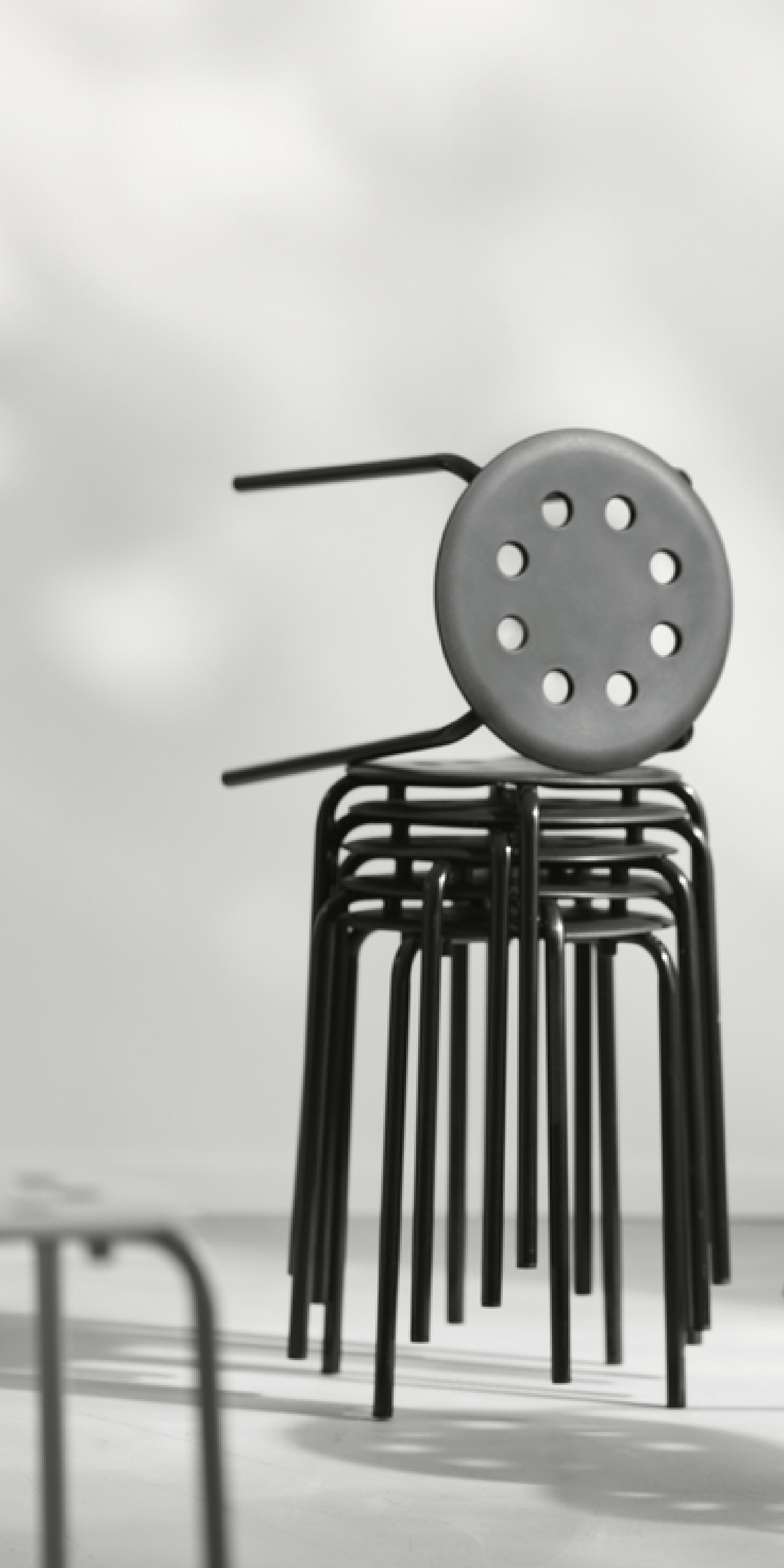 أقل من 700 جنيه