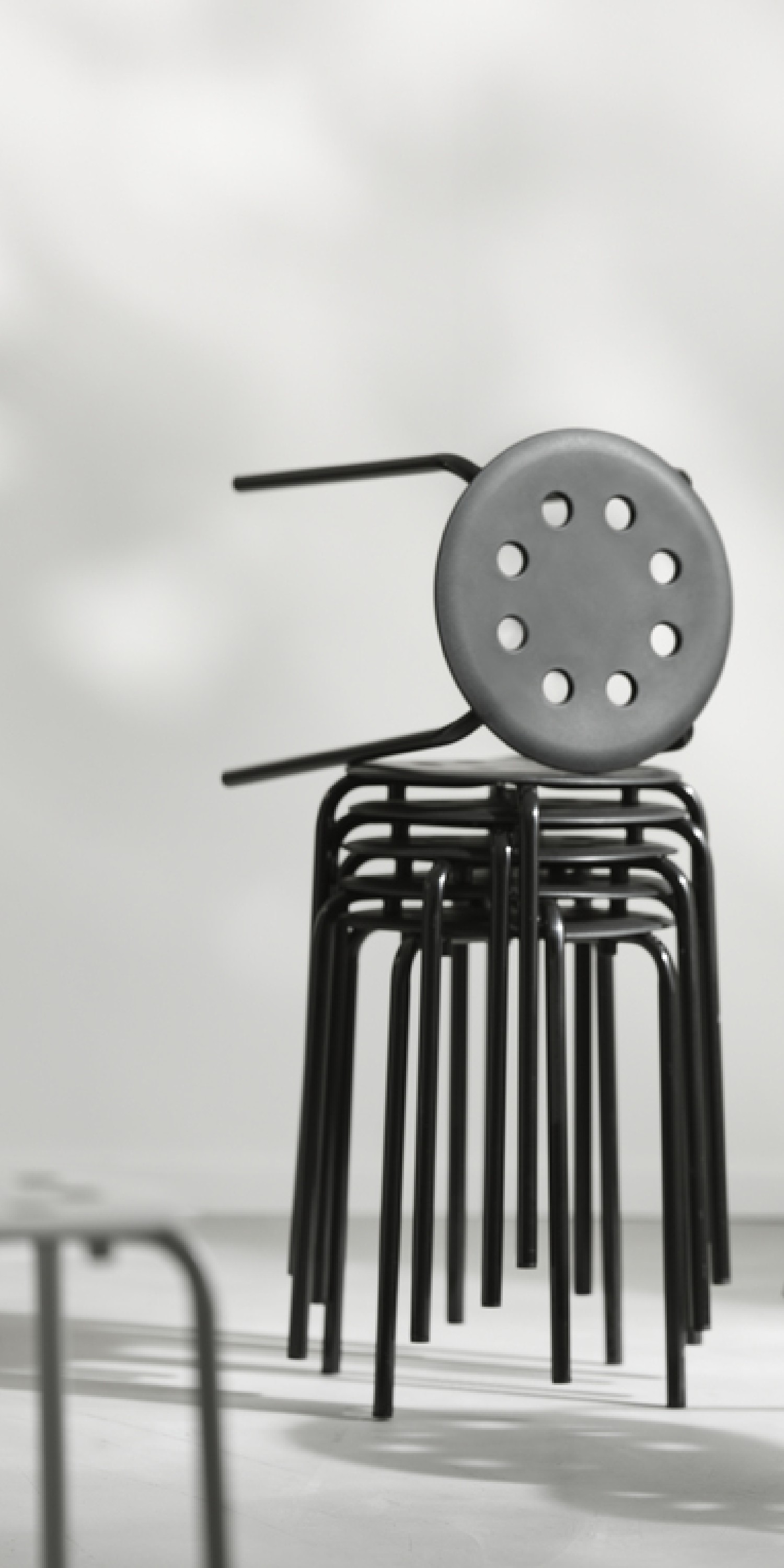 أقل من 700 جنيه