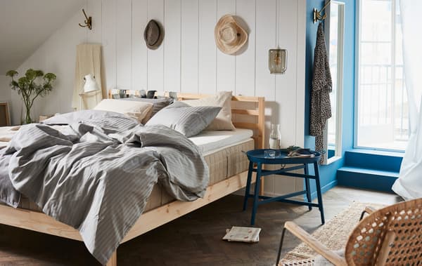 Are you a warm sleep type who often sweats at night? Keep a carafe of water close to your sleeping spot for quick refreshment, such as IKEA 365+ carafe with stopper in clear glass!