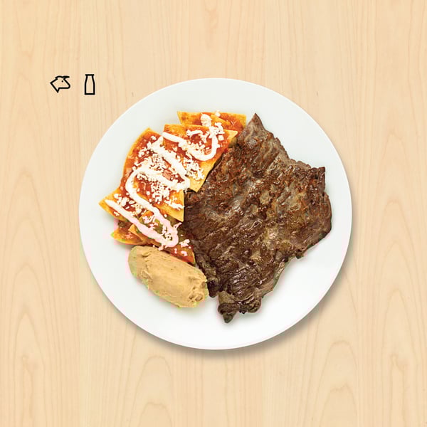 Arrachera con chilaquiles
$179
Arrachera marinada (160gr), acompañada con chilaquiles verdes o rojos y frijoles refritos
