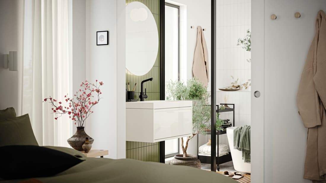 "As summer arrives, I'm sure many of you have faced this issue before. Especially if your bedroom doesn't have air conditioning, you'll need to find budget-friendly ways to cool it down. Check out our ideas for some helpful solutions.