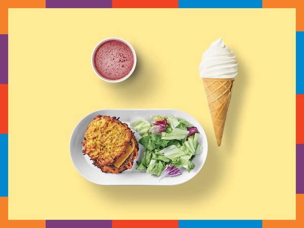 Assiette blanche ovale contenant un burger végétal et de la salade à côté d'un ramequin blanc contenant une boisson rose et d'un cornet de glace vanille détourés sur fond jaune pâle avec bordure de couleurs rouge, bleu, violet, orange et vert.