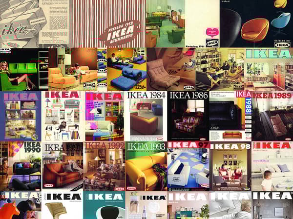 Auf dem Bild sind einige Titelblätter der letzten IKEA Kataloge zu sehen - in bunt gemischten Farben.