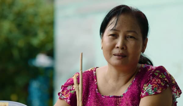 Az IKEA SOARÉ tányéralátétek egyik készítője.