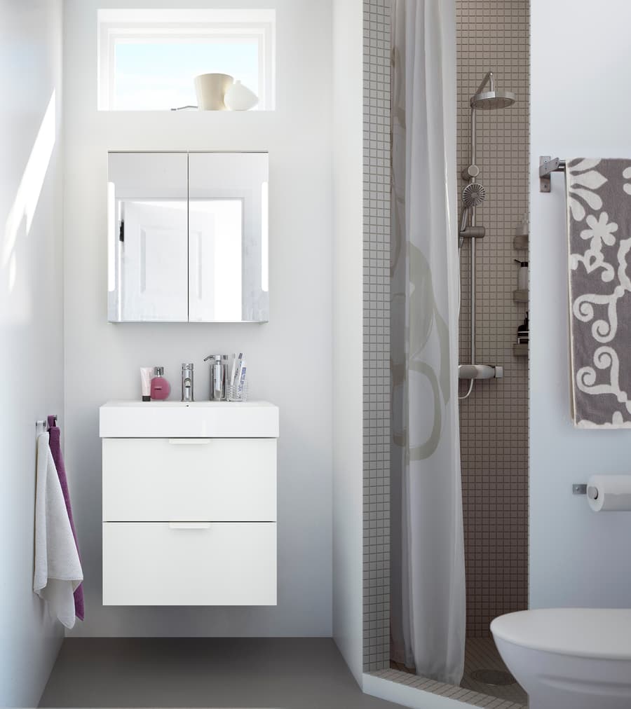 Badezimmer mit weißen Möbeln einrichten - IKEA Deutschland