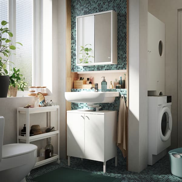 Baño con muebles de baño NYSJÖN