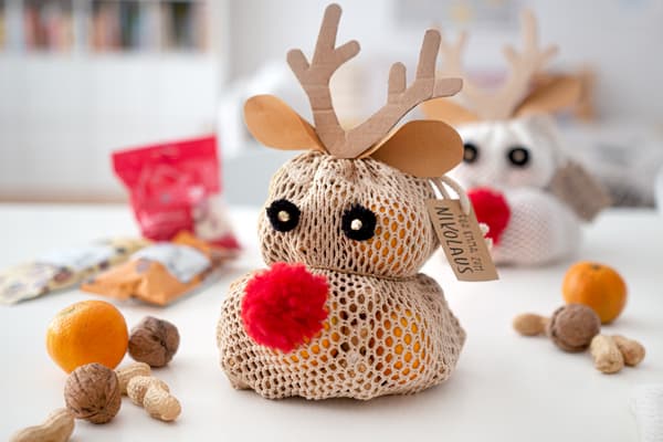 Bastelidee für ein DIY Rentier-Säckchen für kleine Geschenke zum Nikolaus.