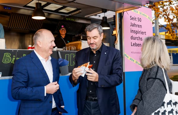 Bayerns Ministerpräsident Dr. Markus Söder und Schwedens Botschafterin Veronika Wand-Danielsson zu Besuch beim Jubiläumsevent von IKEA Deutschland und gratulieren IKEA und Herrn Walter Kadnar, CEO & CSO IKEA Deutschland, zum Geburtstag.
