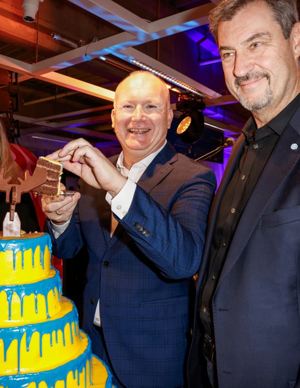 Bayerns Ministerpräsident Dr. Markus Söder und Schwedens Botschafterin Veronika Wand-Danielsson zu Besuch beim Jubiläumsevent von IKEA Deutschland und gratulieren IKEA und Herrn Walter Kadnar, CEO & CSO IKEA Deutschland, zum Geburtstag.