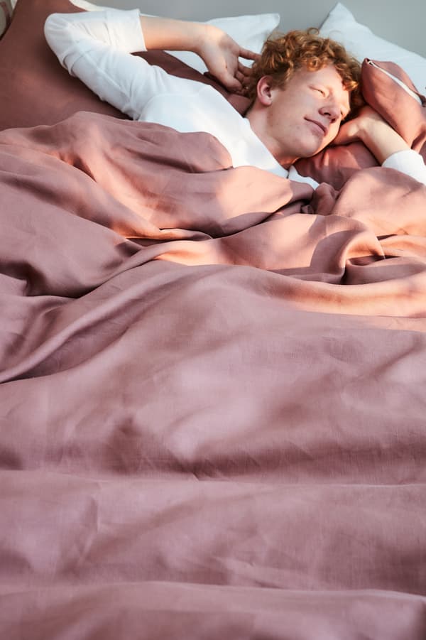 Bed linen in different colours, styles and material.