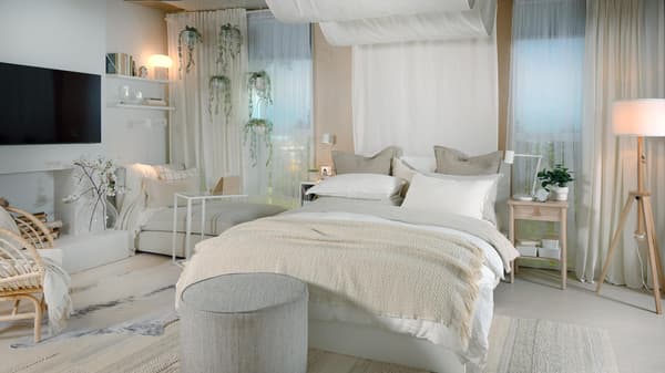 Bedroom setting