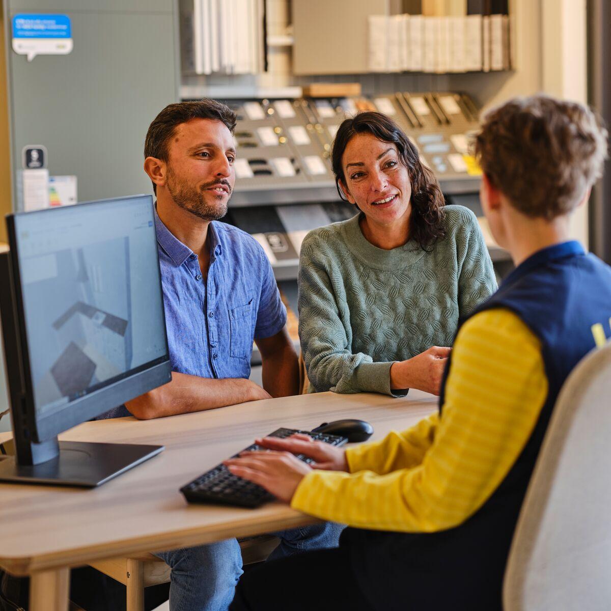 białe tło, a na nim napis hej gliwice