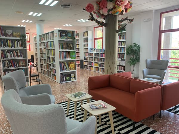 Biblioteca decorada por IKEA Valencia